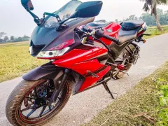 YAMAHA R15 V3